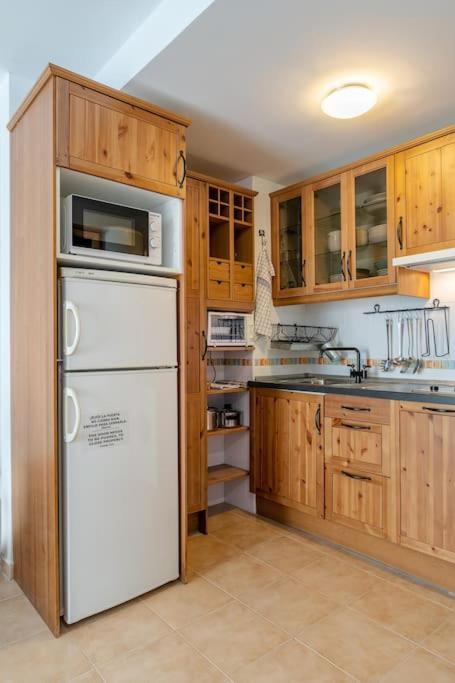 Bonito Apartamento En Monachil Pueblo Luaran gambar